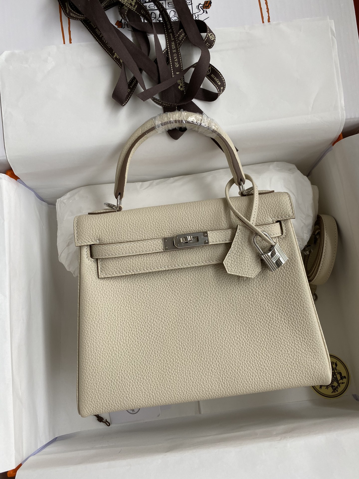 Hermes Kelly 28cm Handbag Shoulder Bag in White Togo Leather